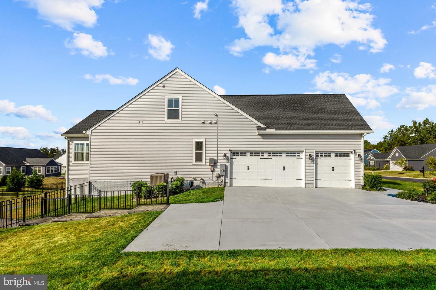 11708 ROBIN WOODS CIR, SPOTSYLVANIA, Virginia 22551, 5 Bedrooms Bedrooms, ,4 BathroomsBathrooms,Residential,For sale,11708 ROBIN WOODS CIR,VASP2036256 MLS # VASP2036256
