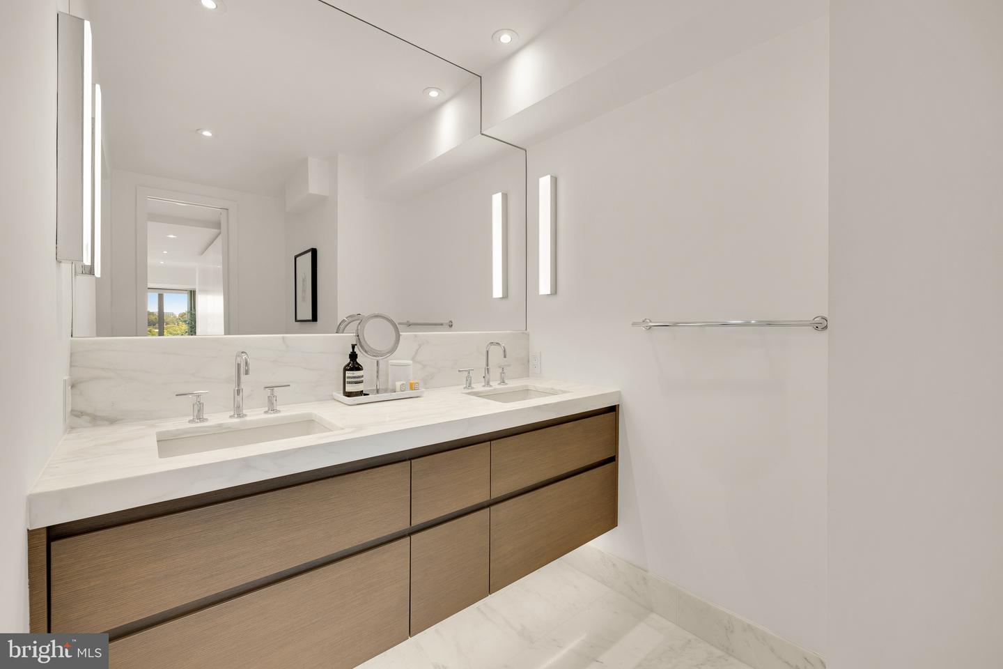 2501 M ST NW #704, WASHINGTON, District Of Columbia 20037, 2 Bedrooms Bedrooms, ,2 BathroomsBathrooms,Residential,For sale,2501 M ST NW #704,DCDC2222636 MLS # DCDC2222636 2501 M ST NW #704, WASHINGTON, District Of Columbia 20037, 2 Bedrooms Bedrooms, ,2 BathroomsBathrooms,Residential,For sale,2501 M ST NW #704,DCDC2222636 MLS # DCDC2222636