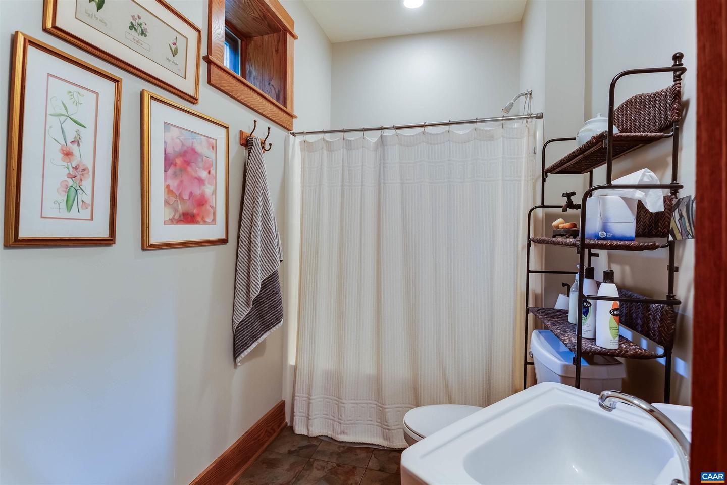 170 & 174 SARVISBERRY LN SW, FLOYD, Virginia 24091, 6 Bedrooms Bedrooms, ,6 BathroomsBathrooms,Residential,For sale,170 & 174 SARVISBERRY LN SW,669138 MLS # 669138