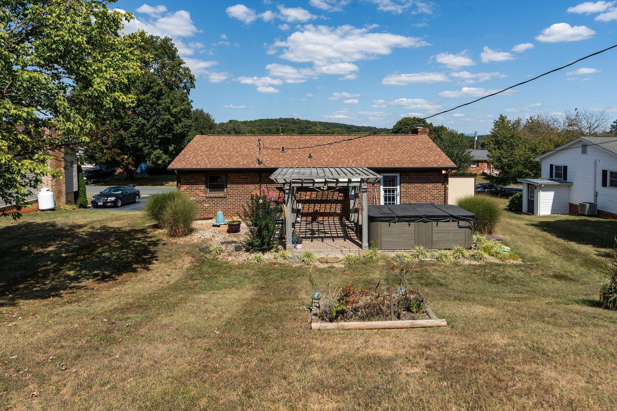 74 MILL STONE DR, VERONA, Virginia 24482, 3 Bedrooms Bedrooms, ,2 BathroomsBathrooms,Residential,74 MILL STONE DR,669143 MLS # 669143