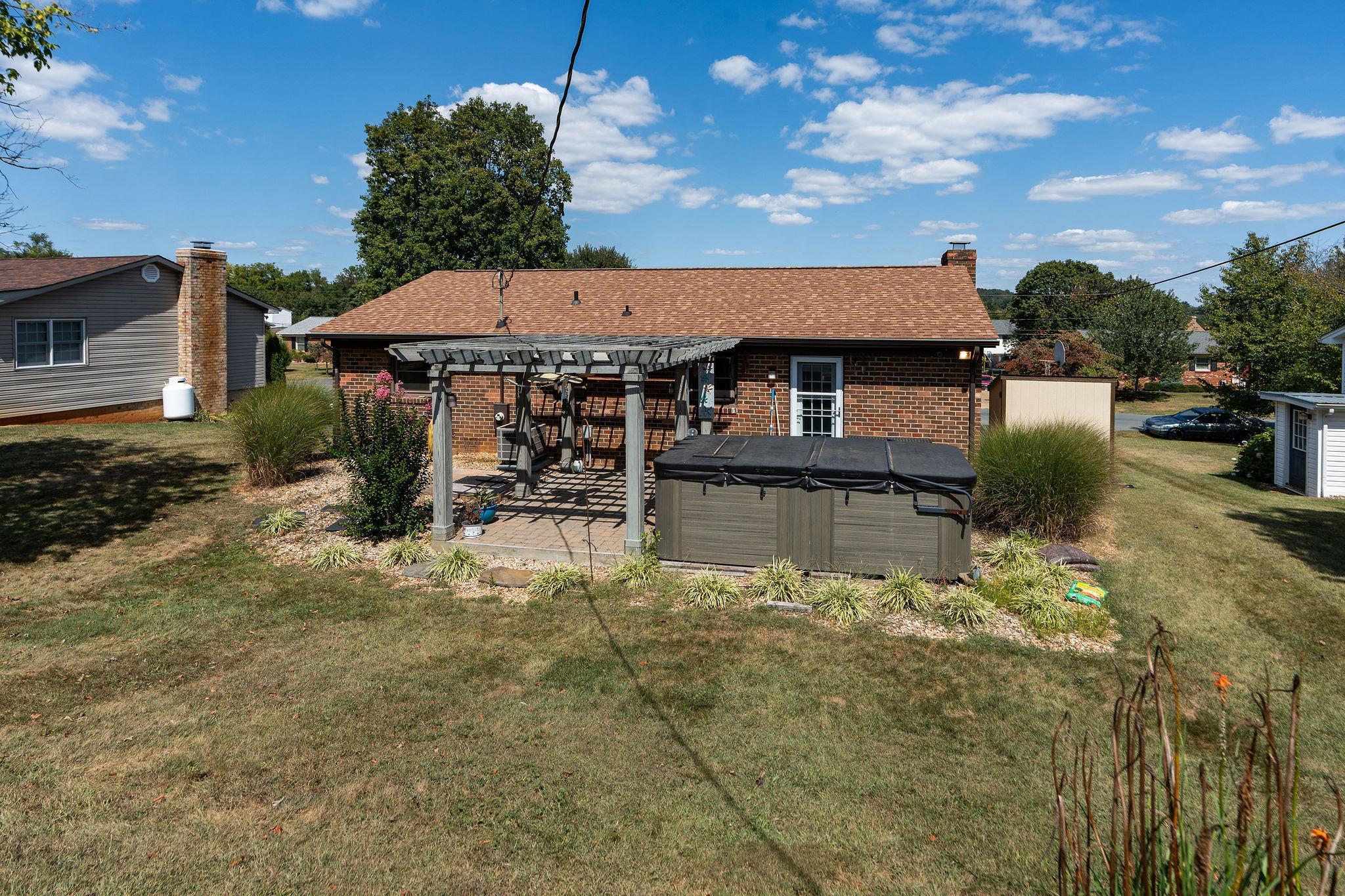 74 MILL STONE DR, VERONA, Virginia 24482, 3 Bedrooms Bedrooms, ,2 BathroomsBathrooms,Residential,74 MILL STONE DR,669143 MLS # 669143
