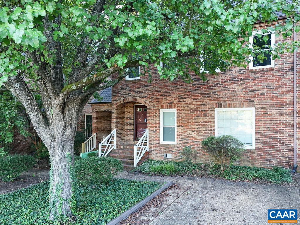136 BRANDYWINE CT, CHARLOTTESVILLE, Virginia 22901, 4 Bedrooms Bedrooms, ,2 BathroomsBathrooms,Residential,For sale,136 BRANDYWINE CT,667718 MLS # 667718