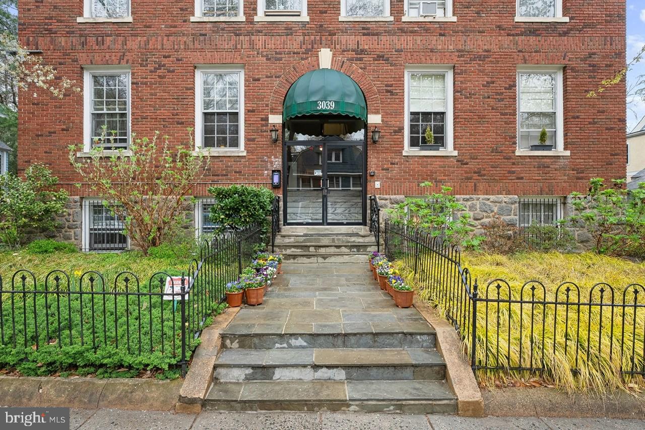 3039 MACOMB ST NW #3A, WASHINGTON, District Of Columbia 20008, 1 Bedroom Bedrooms, ,1 BathroomBathrooms,Residential,For sale,3039 MACOMB ST NW #3A,DCDC2222106 MLS # DCDC2222106
