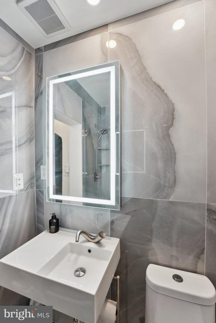 3039 MACOMB ST NW #3A, WASHINGTON, District Of Columbia 20008, 1 Bedroom Bedrooms, ,1 BathroomBathrooms,Residential,For sale,3039 MACOMB ST NW #3A,DCDC2222106 MLS # DCDC2222106