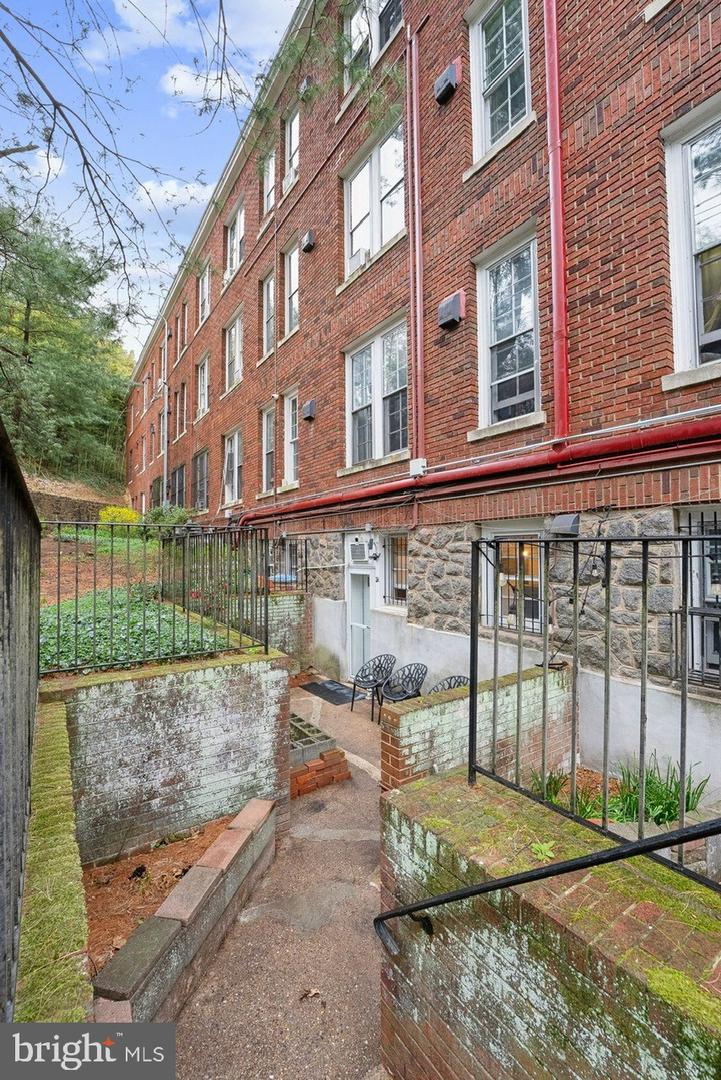 3039 MACOMB ST NW #3A, WASHINGTON, District Of Columbia 20008, 1 Bedroom Bedrooms, ,1 BathroomBathrooms,Residential,For sale,3039 MACOMB ST NW #3A,DCDC2222106 MLS # DCDC2222106