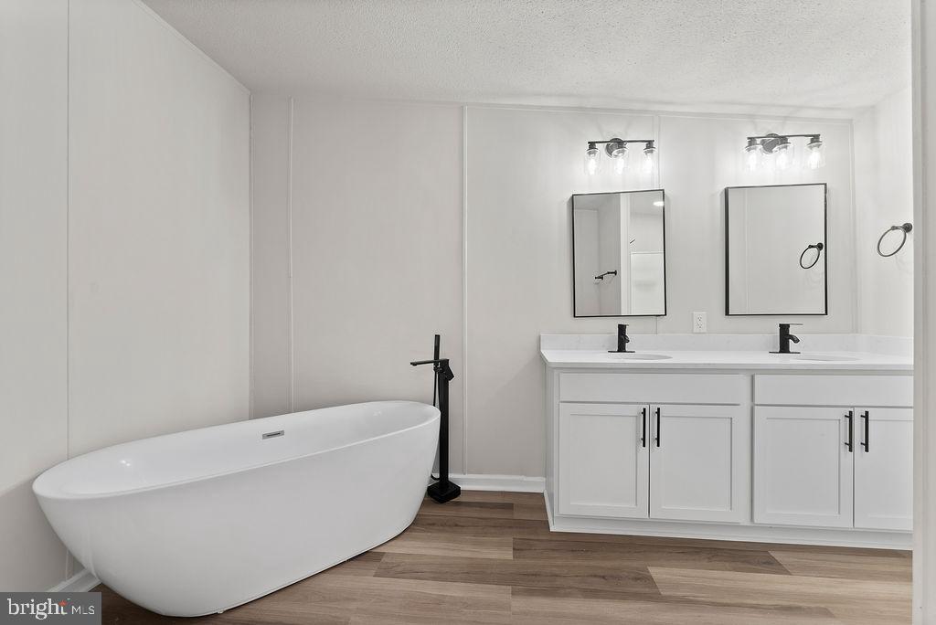 897 SALVIA RD, NEWTOWN, Virginia 23126, 4 Bedrooms Bedrooms, ,2 BathroomsBathrooms,Residential,For sale,897 SALVIA RD,VAKQ2000172 MLS # VAKQ2000172 897 SALVIA RD, NEWTOWN, Virginia 23126, 4 Bedrooms Bedrooms, ,2 BathroomsBathrooms,Residential,For sale,897 SALVIA RD,VAKQ2000172 MLS # VAKQ2000172