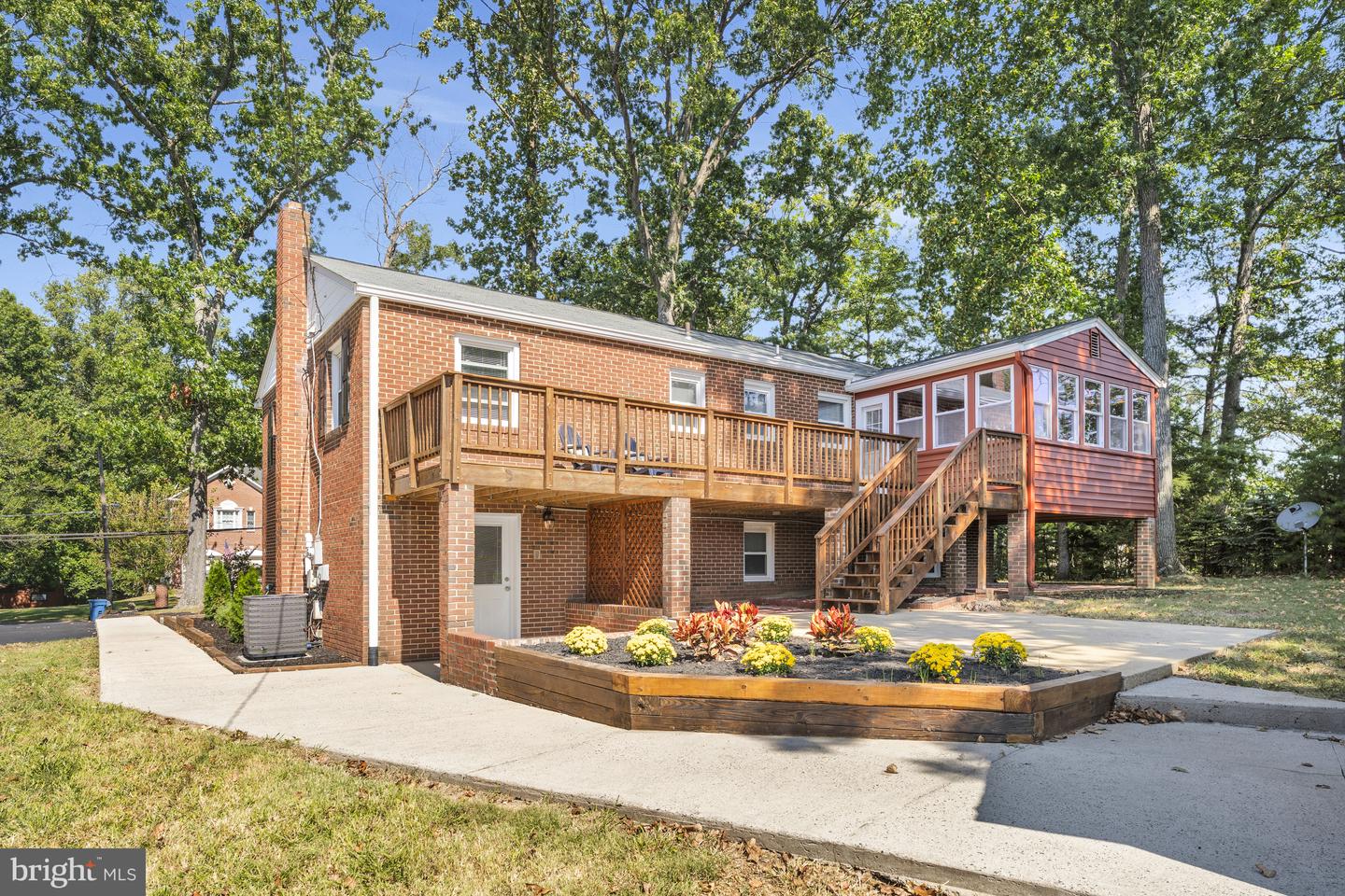5801 BOOTHE DR, BURKE, Virginia 22015, 5 Bedrooms Bedrooms, ,3 BathroomsBathrooms,Residential,For sale,5801 BOOTHE DR,VAFX2267792 MLS # VAFX2267792