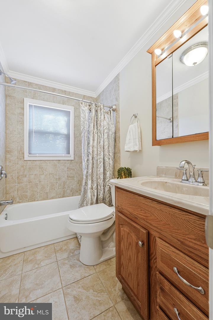 5801 BOOTHE DR, BURKE, Virginia 22015, 5 Bedrooms Bedrooms, ,3 BathroomsBathrooms,Residential,For sale,5801 BOOTHE DR,VAFX2267792 MLS # VAFX2267792