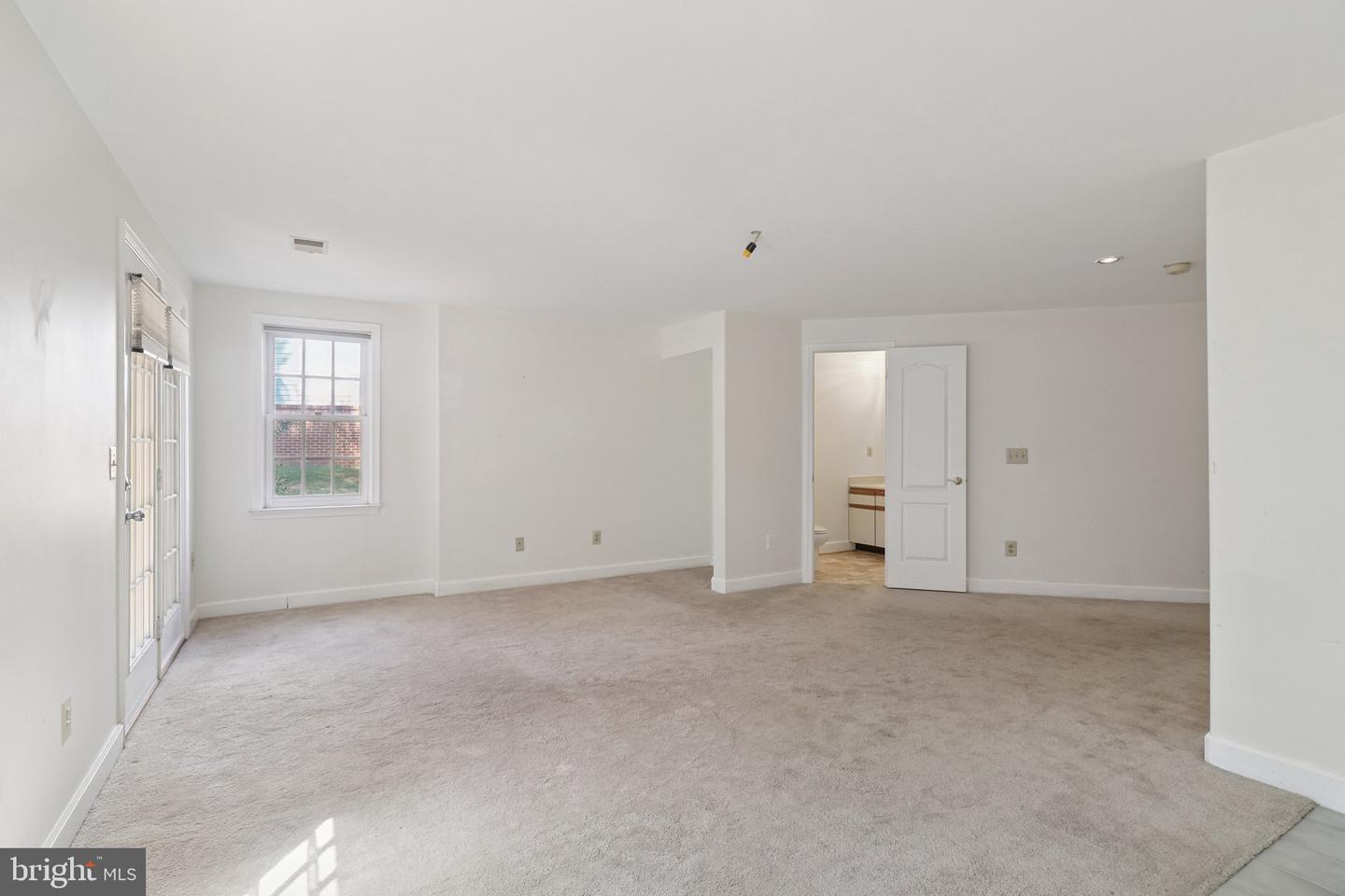 3930 VALLEY RIDGE DR, FAIRFAX, Virginia 22033, 3 Bedrooms Bedrooms, ,3 BathroomsBathrooms,Residential,For sale,3930 VALLEY RIDGE DR,VAFX2268038 MLS # VAFX2268038