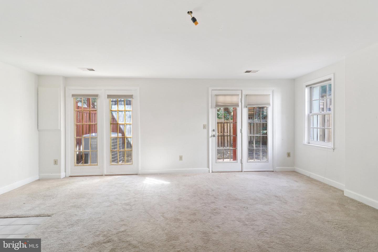 3930 VALLEY RIDGE DR, FAIRFAX, Virginia 22033, 3 Bedrooms Bedrooms, ,3 BathroomsBathrooms,Residential,For sale,3930 VALLEY RIDGE DR,VAFX2268038 MLS # VAFX2268038