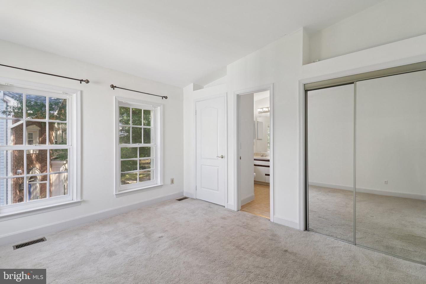3930 VALLEY RIDGE DR, FAIRFAX, Virginia 22033, 3 Bedrooms Bedrooms, ,3 BathroomsBathrooms,Residential,For sale,3930 VALLEY RIDGE DR,VAFX2268038 MLS # VAFX2268038