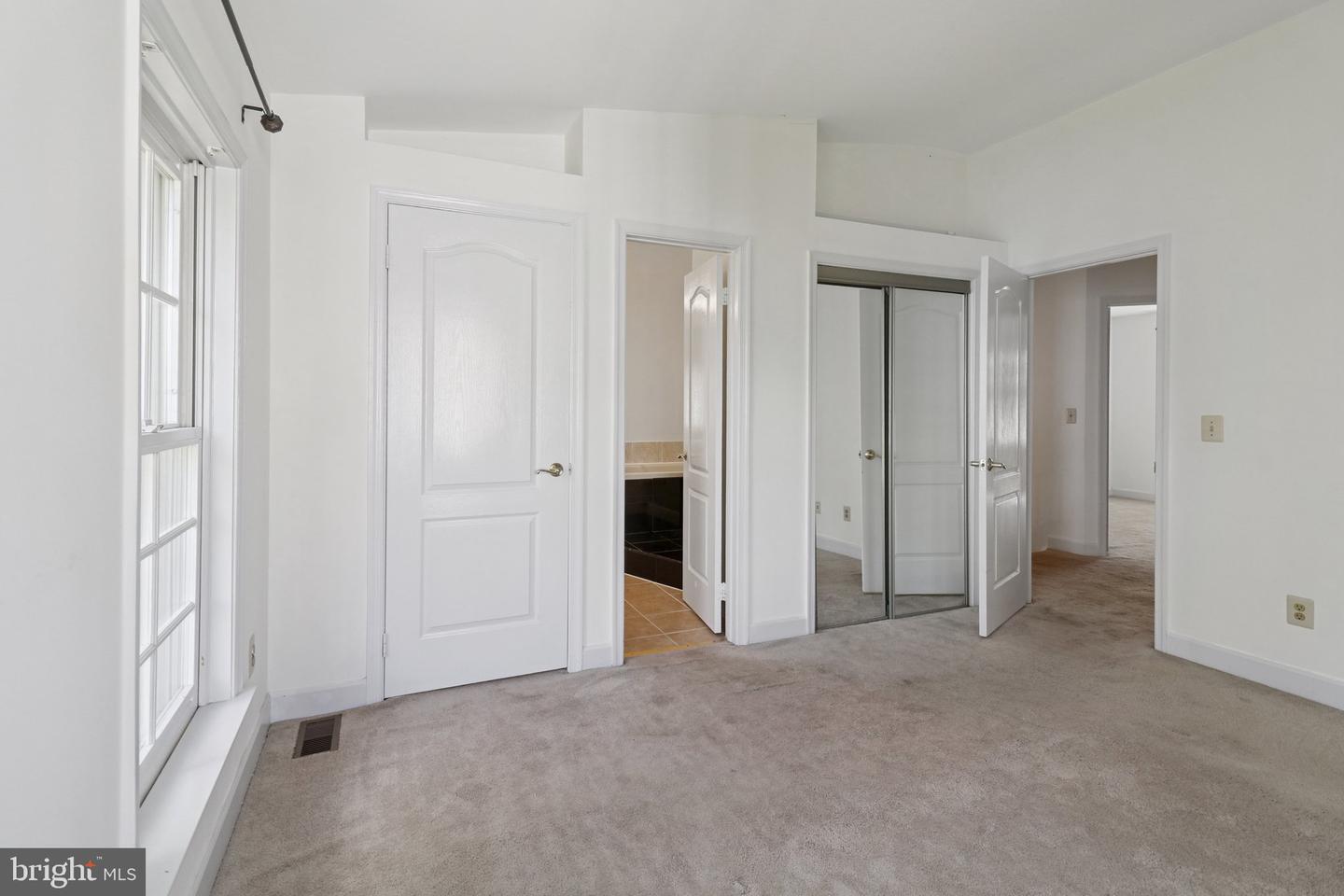 3930 VALLEY RIDGE DR, FAIRFAX, Virginia 22033, 3 Bedrooms Bedrooms, ,3 BathroomsBathrooms,Residential,For sale,3930 VALLEY RIDGE DR,VAFX2268038 MLS # VAFX2268038