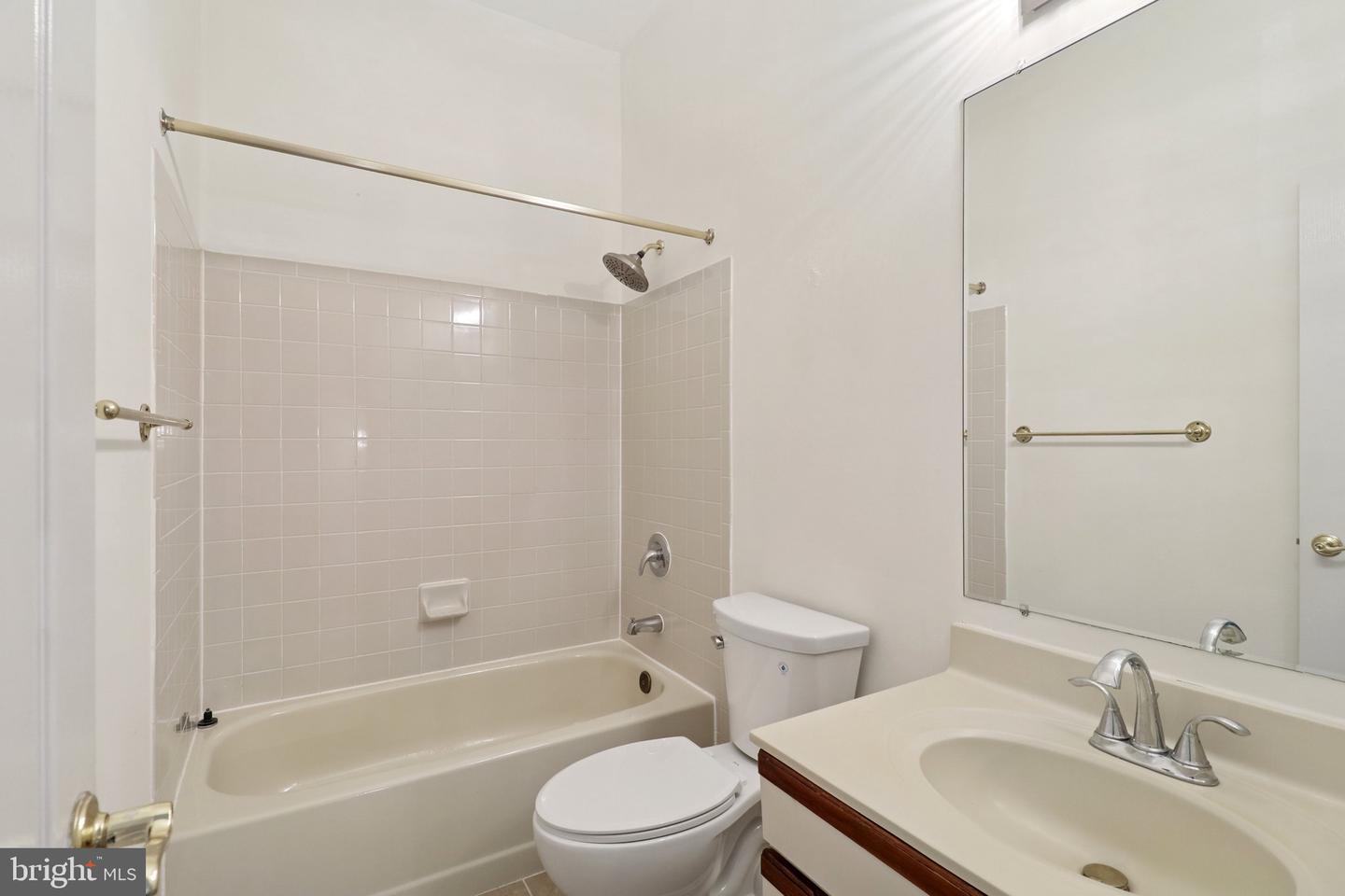 3930 VALLEY RIDGE DR, FAIRFAX, Virginia 22033, 3 Bedrooms Bedrooms, ,3 BathroomsBathrooms,Residential,For sale,3930 VALLEY RIDGE DR,VAFX2268038 MLS # VAFX2268038