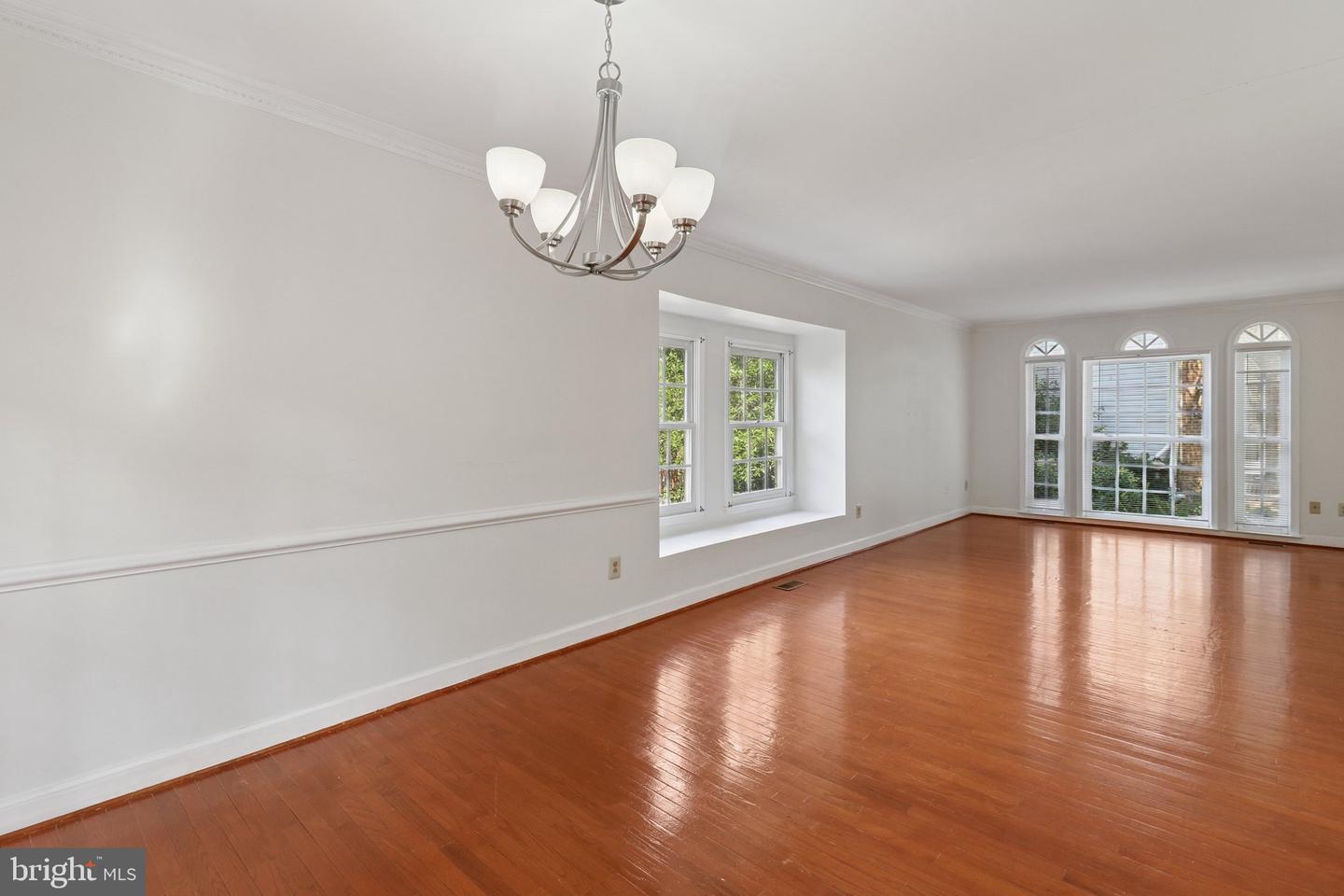 3930 VALLEY RIDGE DR, FAIRFAX, Virginia 22033, 3 Bedrooms Bedrooms, ,3 BathroomsBathrooms,Residential,For sale,3930 VALLEY RIDGE DR,VAFX2268038 MLS # VAFX2268038