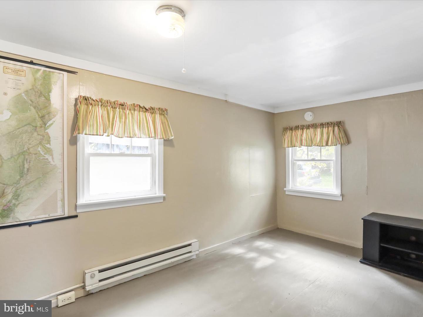 4530 SAINT DAVIDS CHURCH RD, FORT VALLEY, Virginia 22652, 2 Bedrooms Bedrooms, ,1 BathroomBathrooms,Residential,For sale,4530 SAINT DAVIDS CHURCH RD,VASH2012570 MLS # VASH2012570