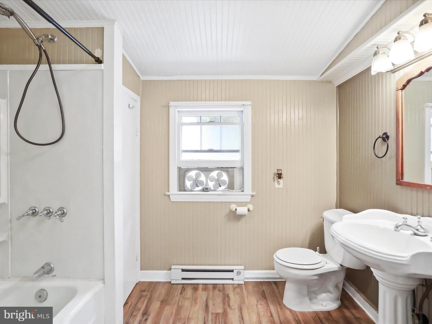 4530 SAINT DAVIDS CHURCH RD, FORT VALLEY, Virginia 22652, 2 Bedrooms Bedrooms, ,1 BathroomBathrooms,Residential,For sale,4530 SAINT DAVIDS CHURCH RD,VASH2012570 MLS # VASH2012570