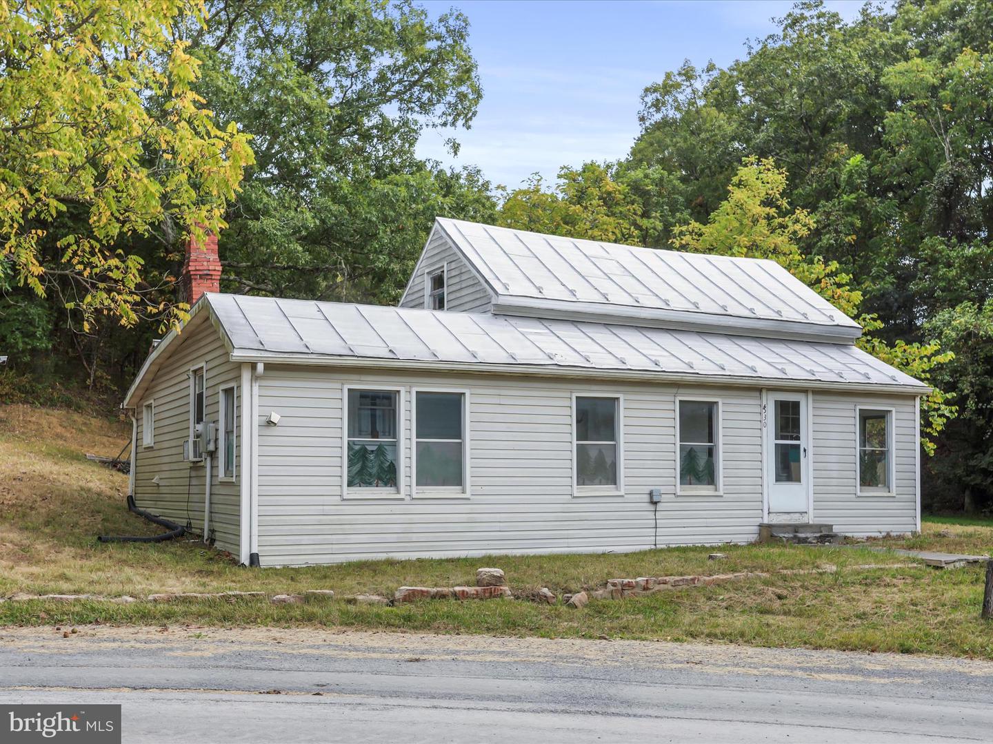 4530 SAINT DAVIDS CHURCH RD, FORT VALLEY, Virginia 22652, 2 Bedrooms Bedrooms, ,1 BathroomBathrooms,Residential,For sale,4530 SAINT DAVIDS CHURCH RD,VASH2012570 MLS # VASH2012570
