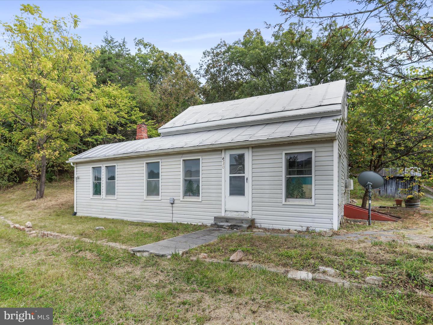 4530 SAINT DAVIDS CHURCH RD, FORT VALLEY, Virginia 22652, 2 Bedrooms Bedrooms, ,1 BathroomBathrooms,Residential,For sale,4530 SAINT DAVIDS CHURCH RD,VASH2012570 MLS # VASH2012570