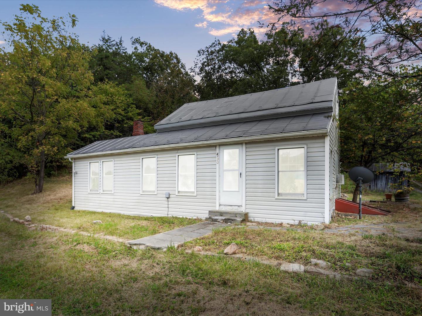 4530 SAINT DAVIDS CHURCH RD, FORT VALLEY, Virginia 22652, 2 Bedrooms Bedrooms, ,1 BathroomBathrooms,Residential,For sale,4530 SAINT DAVIDS CHURCH RD,VASH2012570 MLS # VASH2012570