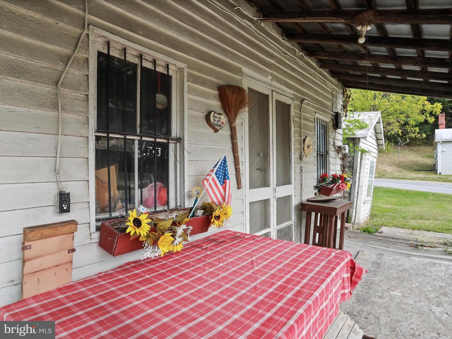 4530 SAINT DAVIDS CHURCH RD, FORT VALLEY, Virginia 22652, 2 Bedrooms Bedrooms, ,1 BathroomBathrooms,Residential,For sale,4530 SAINT DAVIDS CHURCH RD,VASH2012570 MLS # VASH2012570