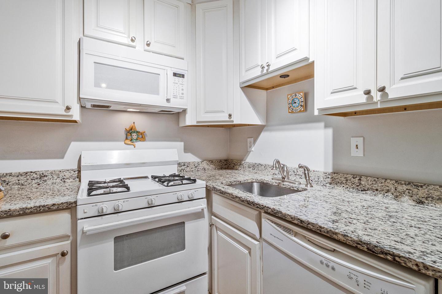 801 N PITT ST #1006, ALEXANDRIA, Virginia 22314, 1 Bedroom Bedrooms, ,1 BathroomBathrooms,Residential,For sale,801 N PITT ST #1006,VAAX2049932 MLS # VAAX2049932 801 N PITT ST #1006, ALEXANDRIA, Virginia 22314, 1 Bedroom Bedrooms, ,1 BathroomBathrooms,Residential,For sale,801 N PITT ST #1006,VAAX2049932 MLS # VAAX2049932
