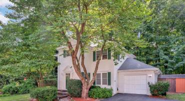 10117 SCHOOLHOUSE WOODS CT, BURKE, Virginia 22015, 4 Bedrooms Bedrooms, ,2 BathroomsBathrooms,Residential,For sale,10117 SCHOOLHOUSE WOODS CT,VAFX2268216 MLS # VAFX2268216