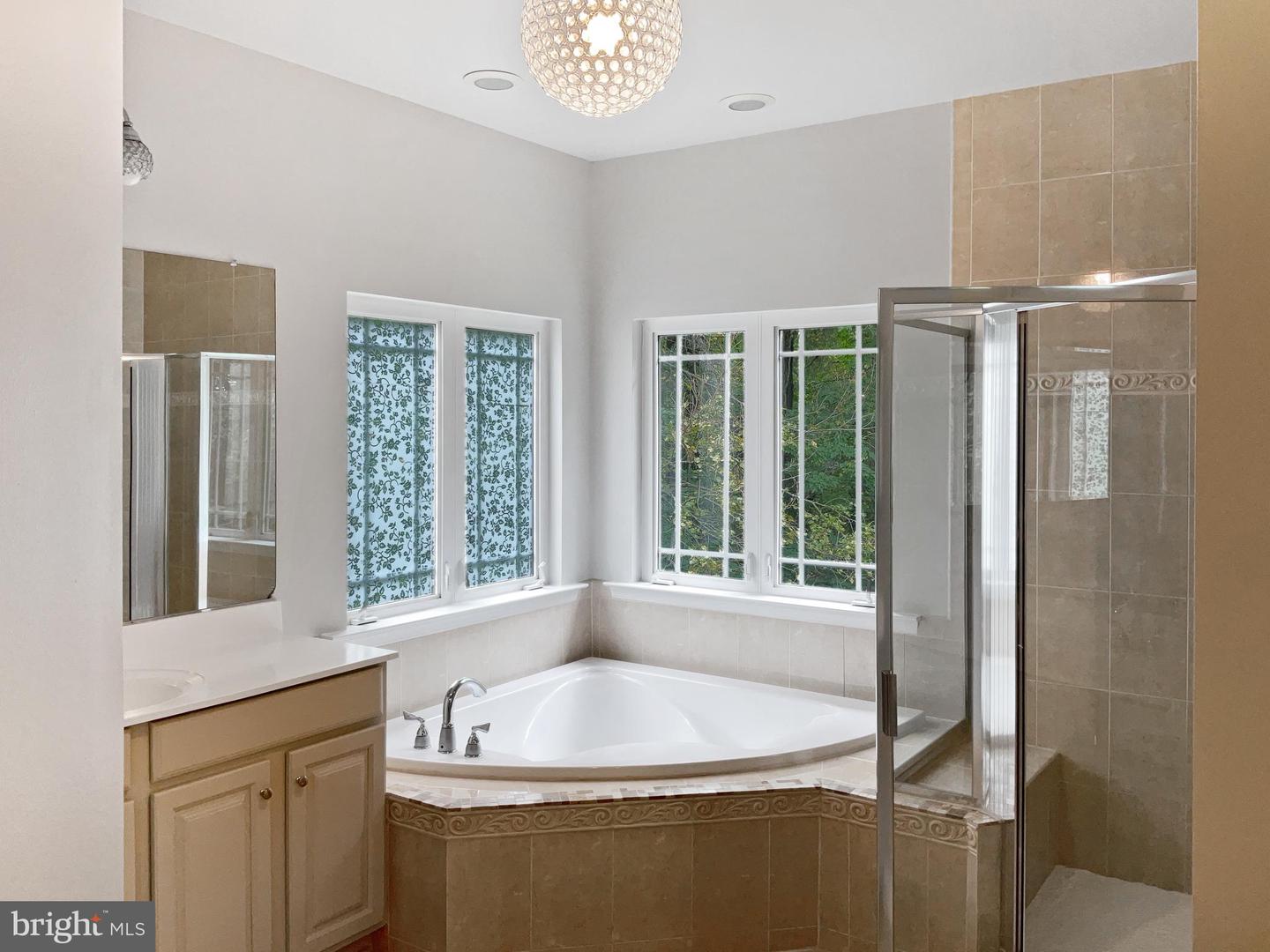 276 ARIEL DR NE, LEESBURG, Virginia 20176, 5 Bedrooms Bedrooms, ,3 BathroomsBathrooms,Residential,For sale,276 ARIEL DR NE,VALO2091722 MLS # VALO2091722