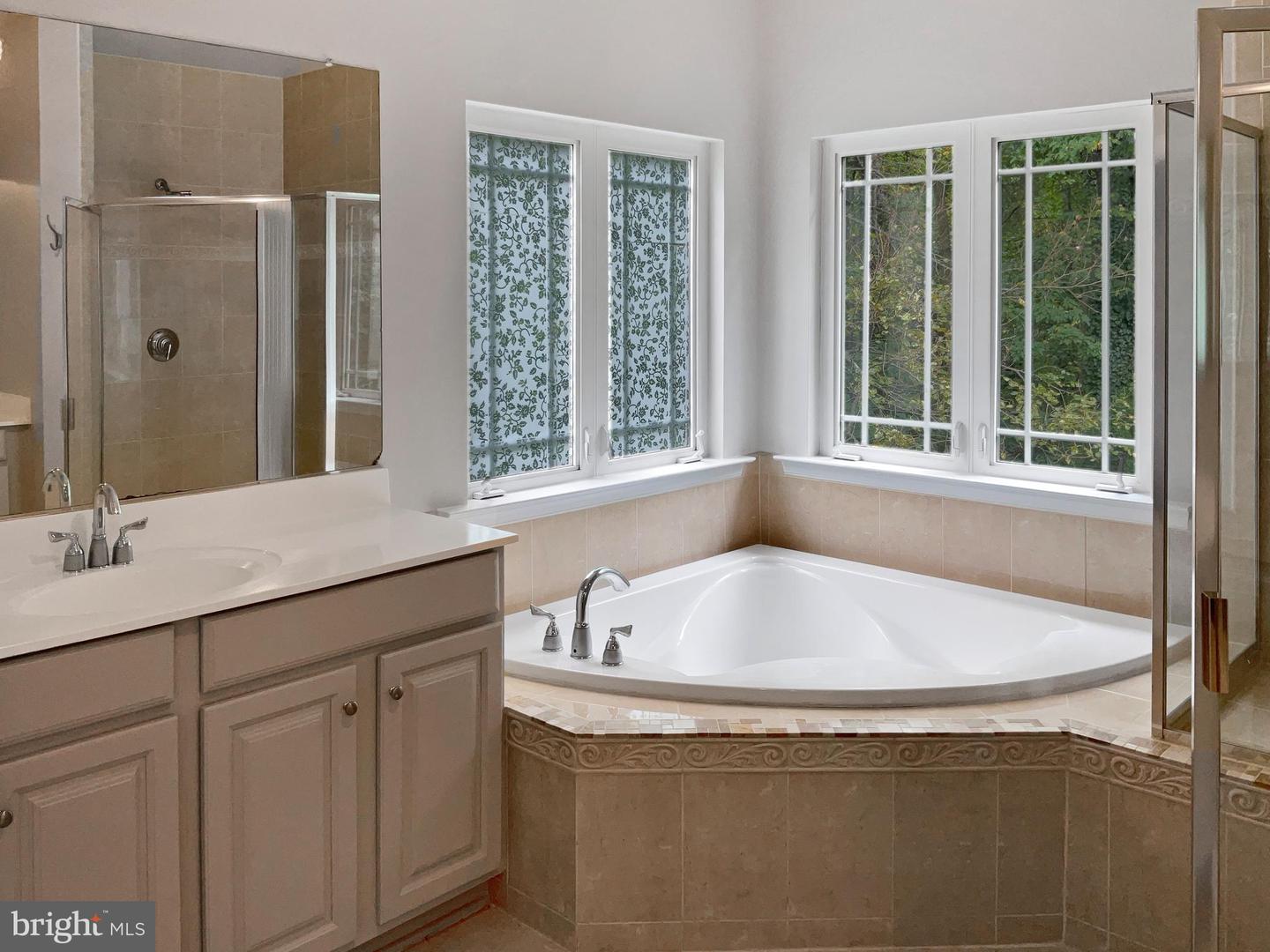 276 ARIEL DR NE, LEESBURG, Virginia 20176, 5 Bedrooms Bedrooms, ,3 BathroomsBathrooms,Residential,For sale,276 ARIEL DR NE,VALO2091722 MLS # VALO2091722
