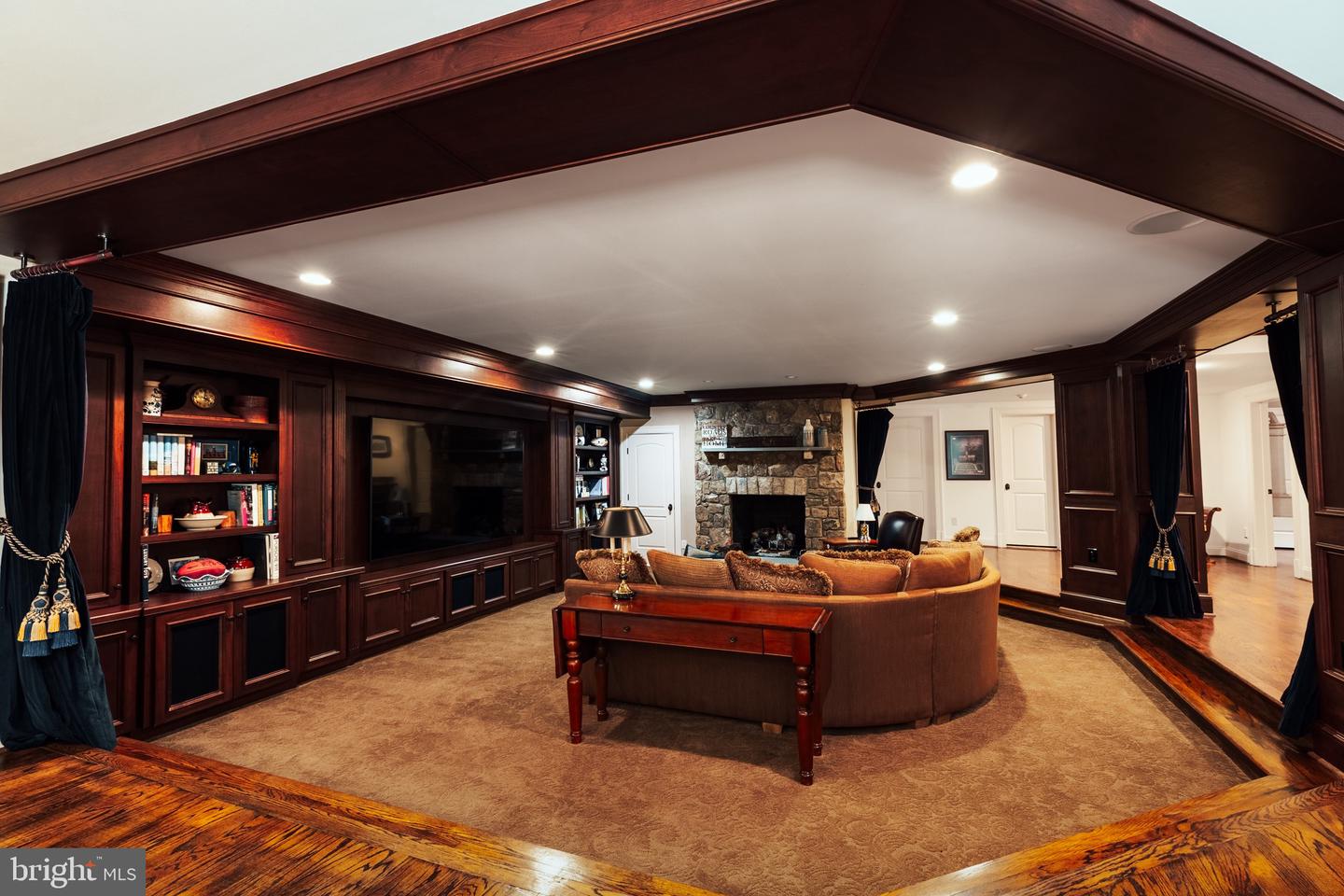 644 DEERFIELD FARM CT, GREAT FALLS, Virginia 22066, 5 Bedrooms Bedrooms, ,5 BathroomsBathrooms,Residential,For sale,644 DEERFIELD FARM CT,VAFX2232538 MLS # VAFX2232538