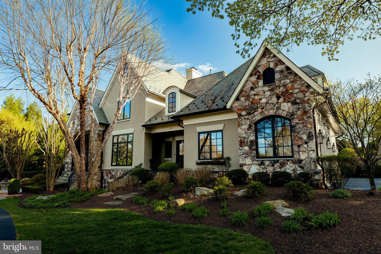 644 DEERFIELD FARM CT, GREAT FALLS, Virginia 22066, 5 Bedrooms Bedrooms, ,5 BathroomsBathrooms,Residential,For sale,644 DEERFIELD FARM CT,VAFX2232538 MLS # VAFX2232538