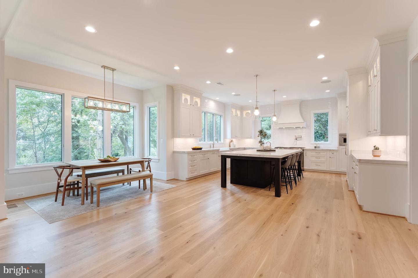 2123 NATAHOA CT, FALLS CHURCH, Virginia 22043, 7 Bedrooms Bedrooms, ,6 BathroomsBathrooms,Residential,For sale,2123 NATAHOA CT,VAFX2239596 MLS # VAFX2239596