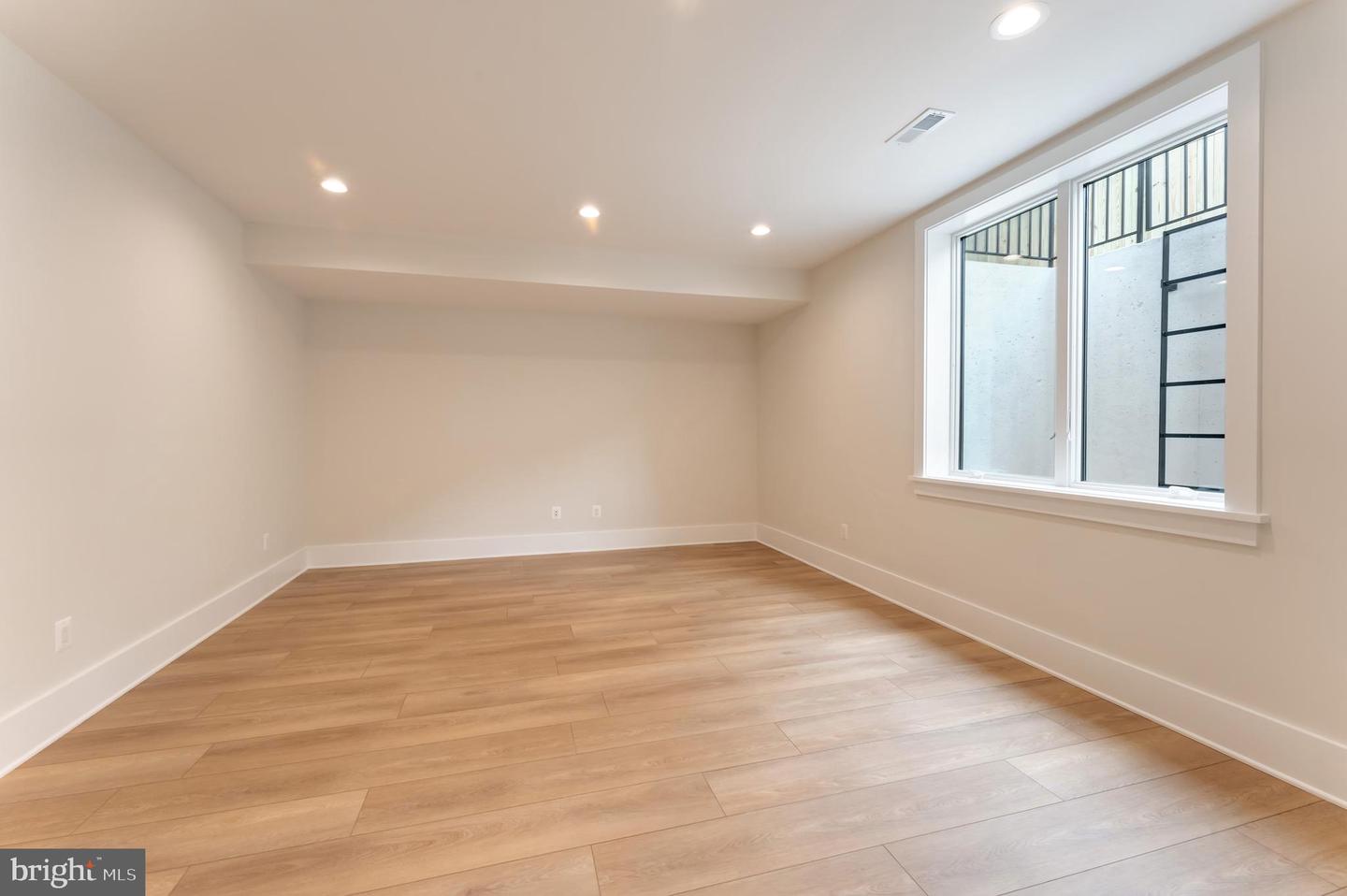 2123 NATAHOA CT, FALLS CHURCH, Virginia 22043, 7 Bedrooms Bedrooms, ,6 BathroomsBathrooms,Residential,For sale,2123 NATAHOA CT,VAFX2239596 MLS # VAFX2239596