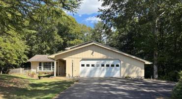 4 FAIRFIELD CIR, FREDERICKSBURG, Virginia 22407, 4 Bedrooms Bedrooms, ,3 BathroomsBathrooms,Residential,BREEZEWOOD,4 FAIRFIELD CIR,VASP2036326 MLS # VASP2036326