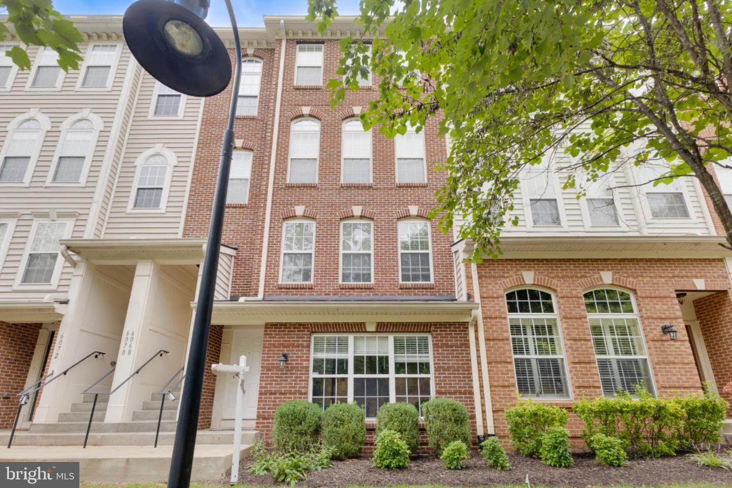 6066 ASTER HAVEN CIR, HAYMARKET, Virginia 20169, 3 Bedrooms Bedrooms, ,2 BathroomsBathrooms,Residential,For sale,6066 ASTER HAVEN CIR,VAPW2097840 MLS # VAPW2097840