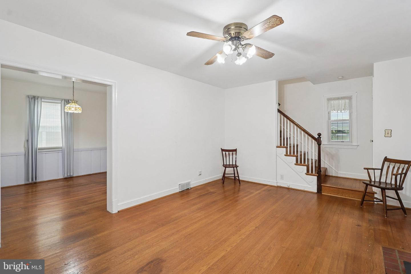 6033 19TH RD N, ARLINGTON, Virginia 22205, 2 Bedrooms Bedrooms, 4 Rooms Rooms,1 BathroomBathrooms,Residential,For sale,6033 19TH RD N,VAAR2061486 MLS # VAAR2061486