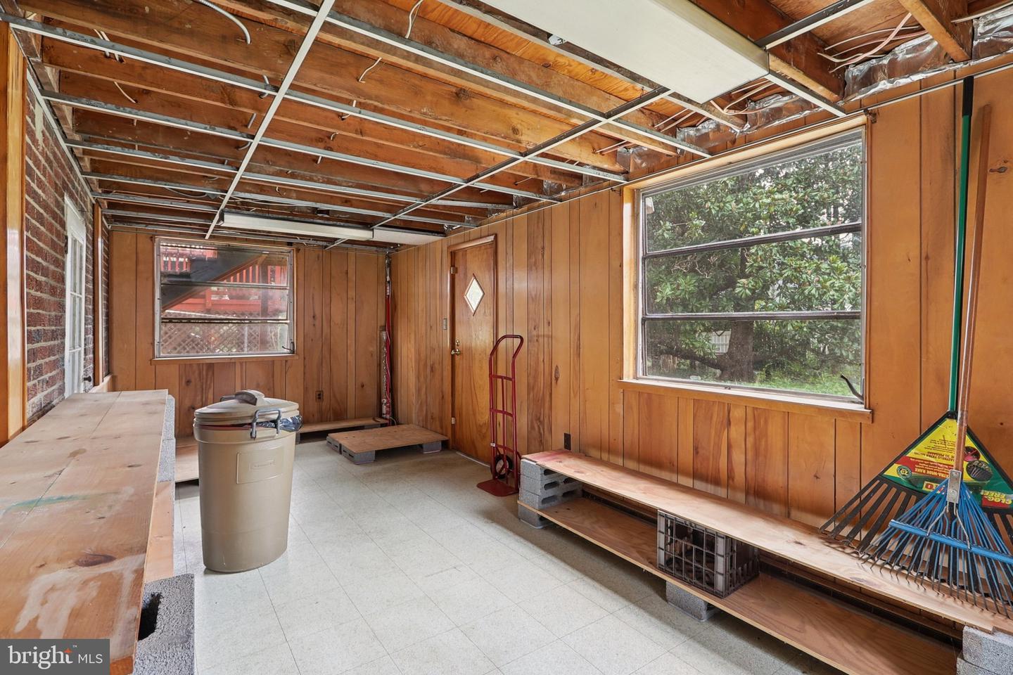 6033 19TH RD N, ARLINGTON, Virginia 22205, 2 Bedrooms Bedrooms, 4 Rooms Rooms,1 BathroomBathrooms,Residential,For sale,6033 19TH RD N,VAAR2061486 MLS # VAAR2061486