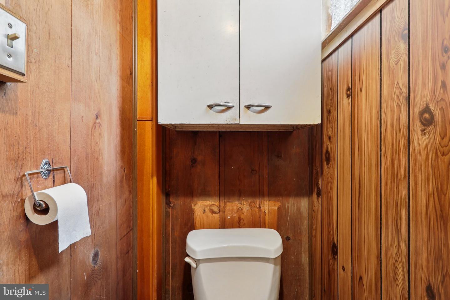 6033 19TH RD N, ARLINGTON, Virginia 22205, 2 Bedrooms Bedrooms, 4 Rooms Rooms,1 BathroomBathrooms,Residential,For sale,6033 19TH RD N,VAAR2061486 MLS # VAAR2061486