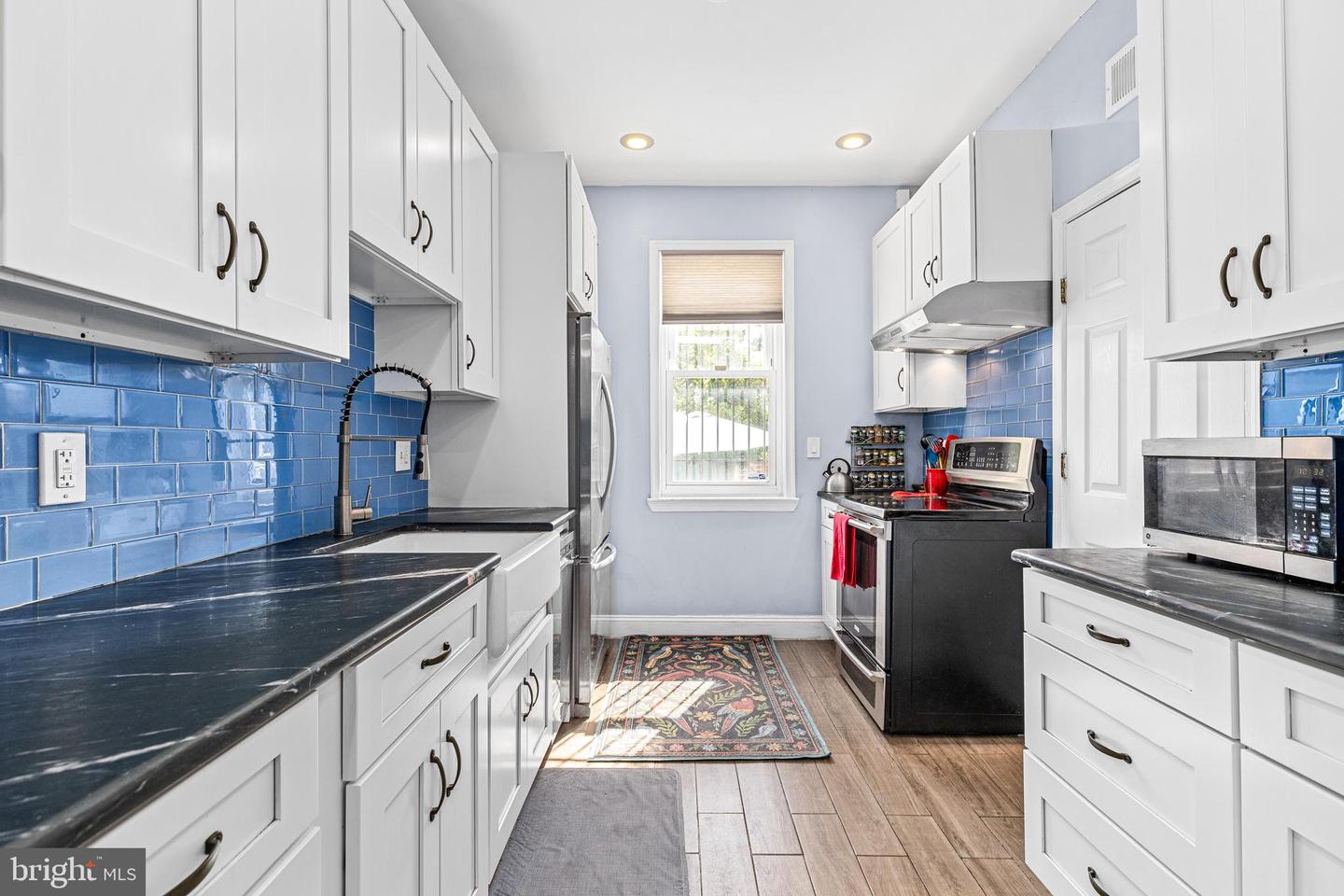 913 4TH ST NE, WASHINGTON, District Of Columbia 20002, 2 Bedrooms Bedrooms, ,1 BathroomBathrooms,Residential,For sale,913 4TH ST NE,DCDC2213162 MLS # DCDC2213162