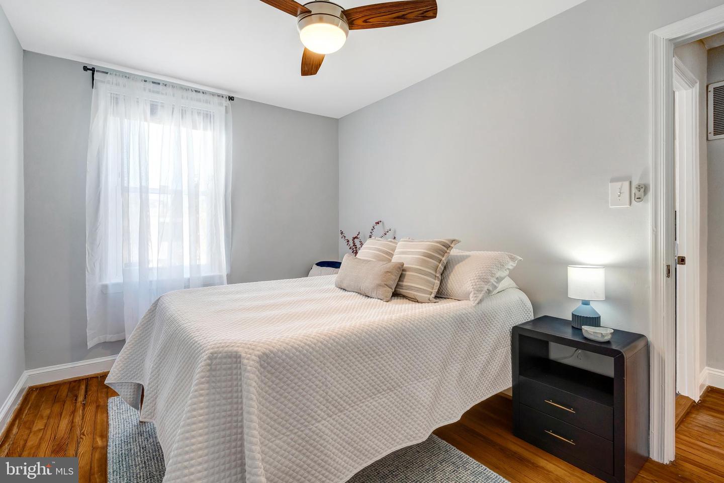 913 4TH ST NE, WASHINGTON, District Of Columbia 20002, 2 Bedrooms Bedrooms, ,1 BathroomBathrooms,Residential,For sale,913 4TH ST NE,DCDC2213162 MLS # DCDC2213162