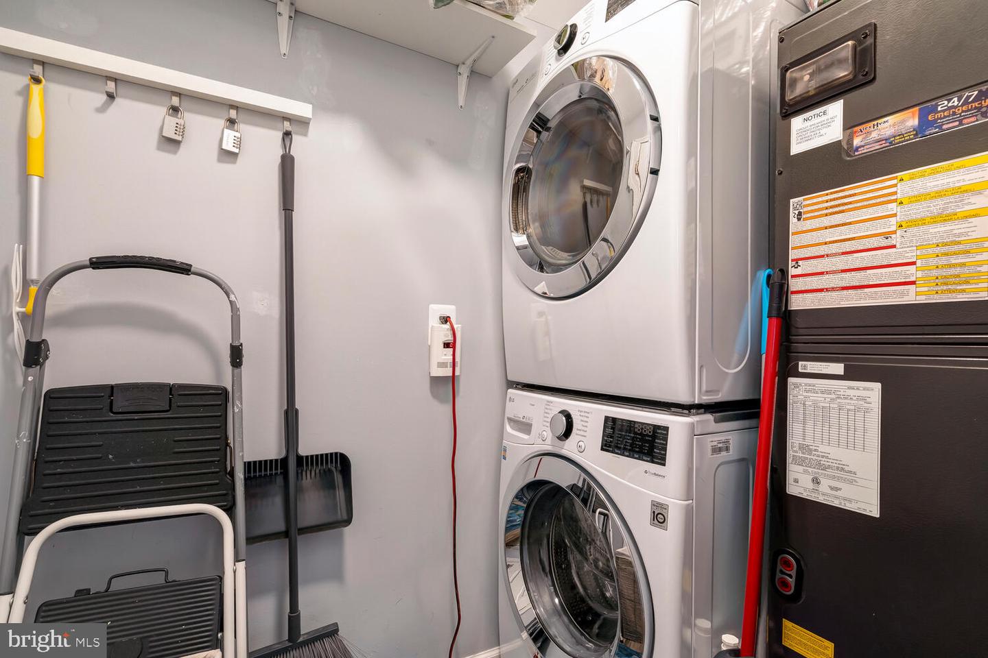 913 4TH ST NE, WASHINGTON, District Of Columbia 20002, 2 Bedrooms Bedrooms, ,1 BathroomBathrooms,Residential,For sale,913 4TH ST NE,DCDC2213162 MLS # DCDC2213162