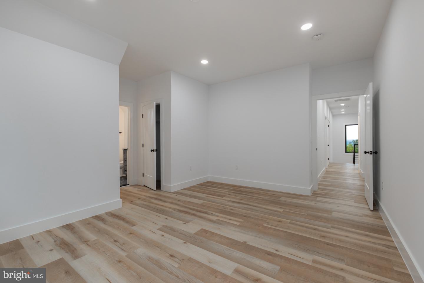 12816 FURNACE MOUNTAIN RD, LOVETTSVILLE, Virginia 20180, 5 Bedrooms Bedrooms, 10 Rooms Rooms,4 BathroomsBathrooms,Residential,For sale,12816 FURNACE MOUNTAIN RD,VALO2103654 MLS # VALO2103654