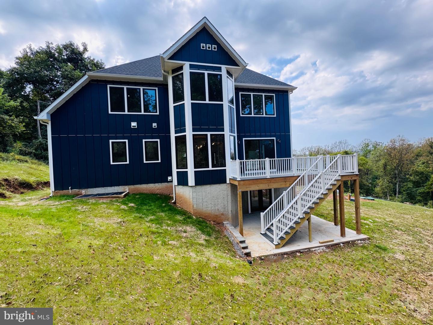 12816 FURNACE MOUNTAIN RD, LOVETTSVILLE, Virginia 20180, 5 Bedrooms Bedrooms, 10 Rooms Rooms,4 BathroomsBathrooms,Residential,For sale,12816 FURNACE MOUNTAIN RD,VALO2103654 MLS # VALO2103654