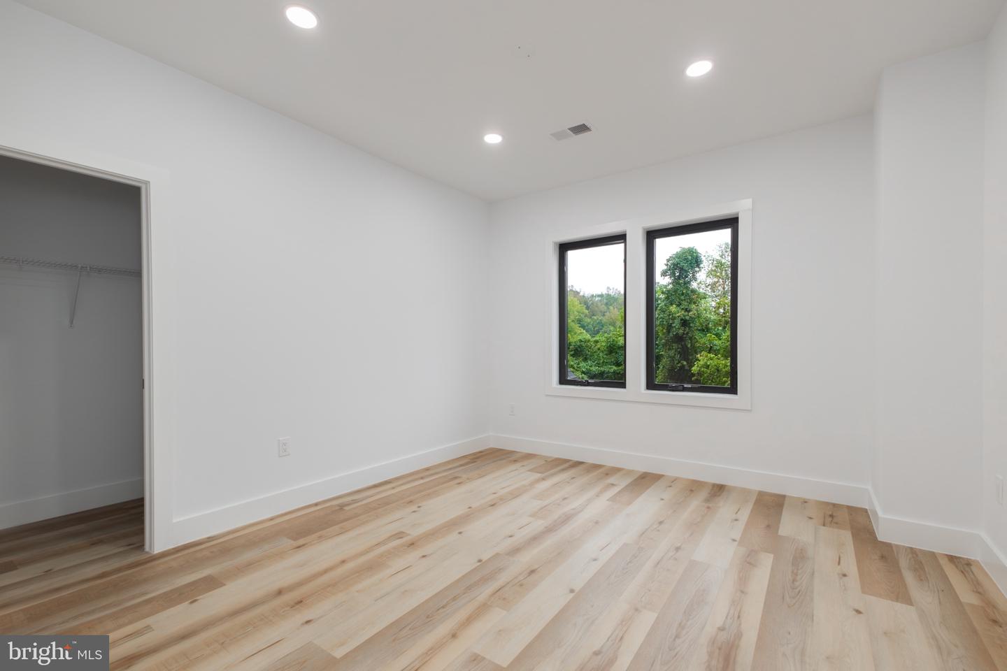 12816 FURNACE MOUNTAIN RD, LOVETTSVILLE, Virginia 20180, 5 Bedrooms Bedrooms, 10 Rooms Rooms,4 BathroomsBathrooms,Residential,For sale,12816 FURNACE MOUNTAIN RD,VALO2103654 MLS # VALO2103654