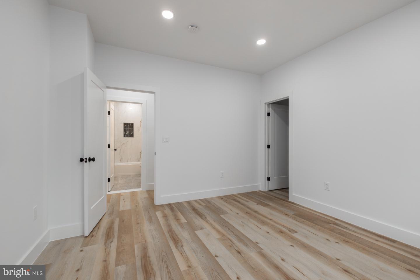 12816 FURNACE MOUNTAIN RD, LOVETTSVILLE, Virginia 20180, 5 Bedrooms Bedrooms, 10 Rooms Rooms,4 BathroomsBathrooms,Residential,For sale,12816 FURNACE MOUNTAIN RD,VALO2103654 MLS # VALO2103654