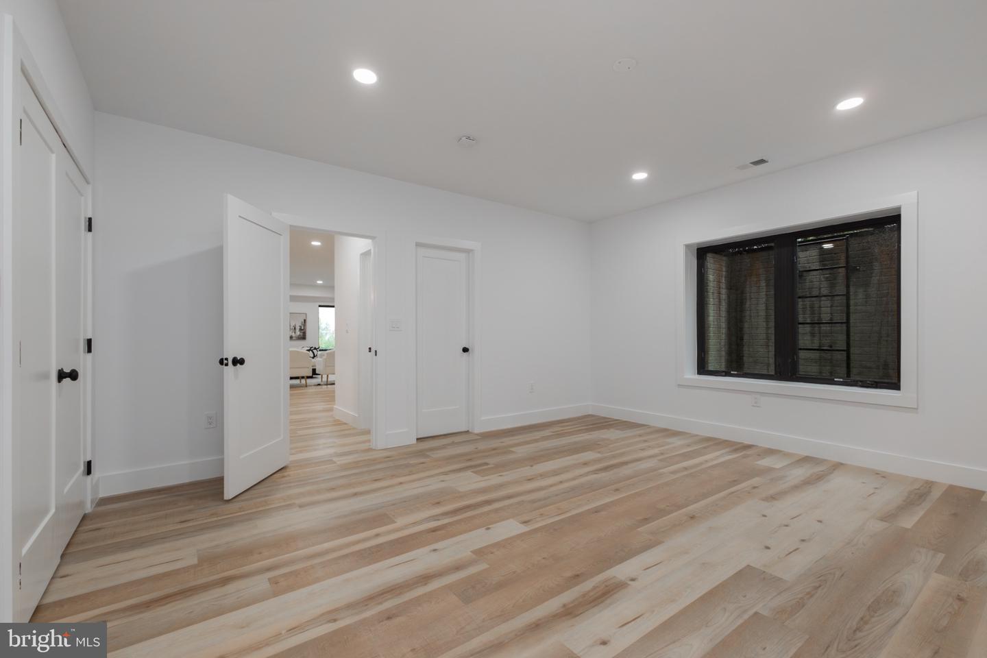 12816 FURNACE MOUNTAIN RD, LOVETTSVILLE, Virginia 20180, 5 Bedrooms Bedrooms, 10 Rooms Rooms,4 BathroomsBathrooms,Residential,For sale,12816 FURNACE MOUNTAIN RD,VALO2103654 MLS # VALO2103654