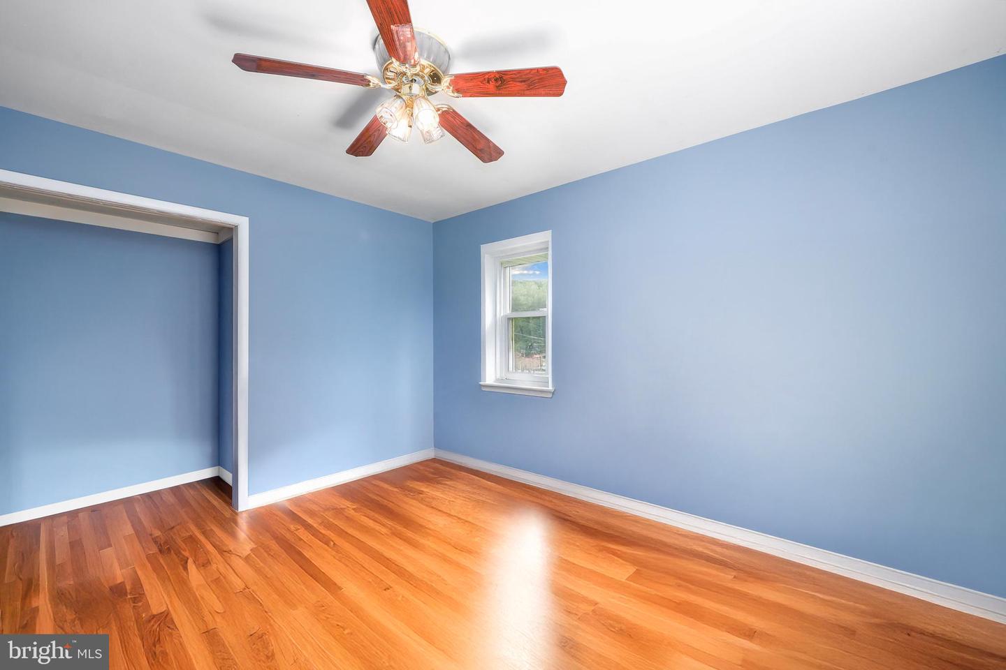 5513 HINTON ST, SPRINGFIELD, Virginia 22151, 4 Bedrooms Bedrooms, ,2 BathroomsBathrooms,Residential,For sale,5513 HINTON ST,VAFX2260112 MLS # VAFX2260112