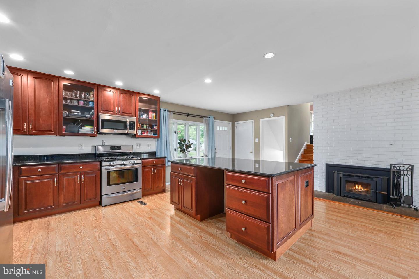 5513 HINTON ST, SPRINGFIELD, Virginia 22151, 4 Bedrooms Bedrooms, ,2 BathroomsBathrooms,Residential,For sale,5513 HINTON ST,VAFX2260112 MLS # VAFX2260112