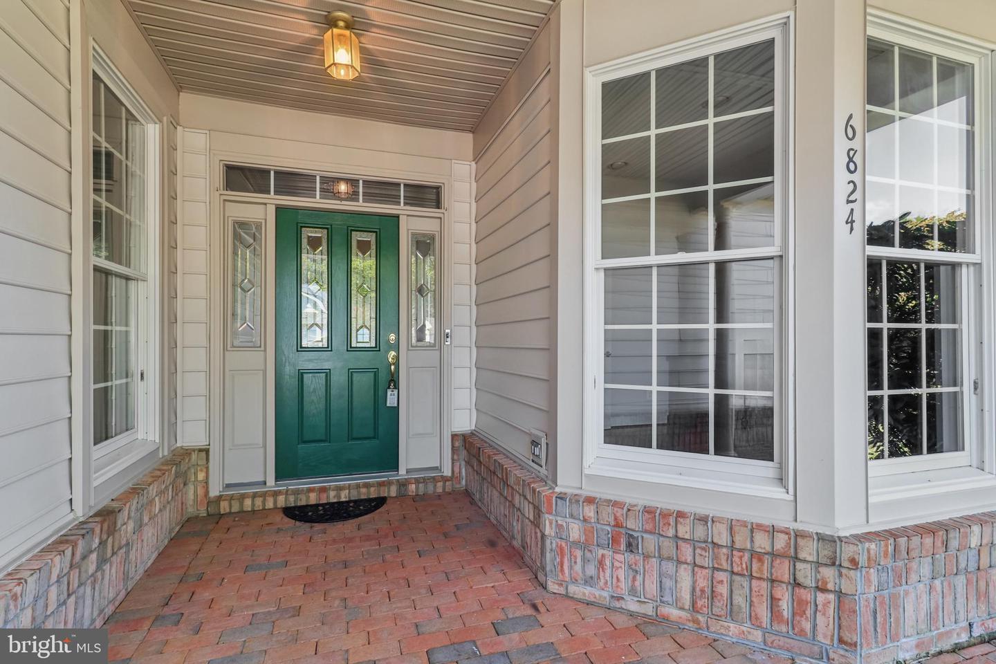 6824 DERBY RUN WAY, GAINESVILLE, Virginia 20155, 3 Bedrooms Bedrooms, ,3 BathroomsBathrooms,Residential,For sale,6824 DERBY RUN WAY,VAPW2101182 MLS # VAPW2101182