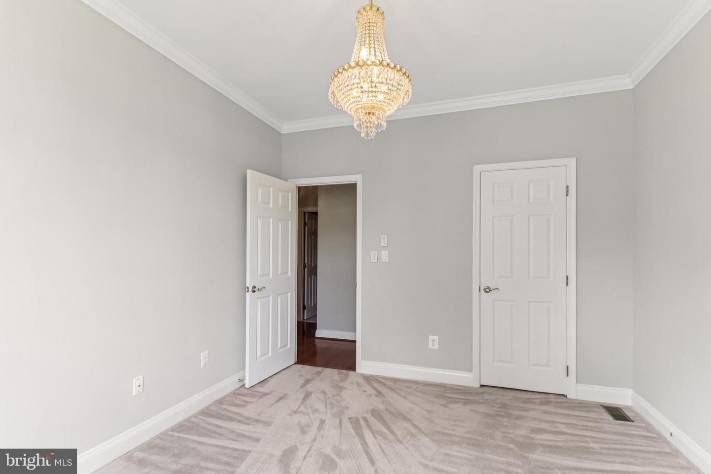 6824 DERBY RUN WAY, GAINESVILLE, Virginia 20155, 3 Bedrooms Bedrooms, ,3 BathroomsBathrooms,Residential,For sale,6824 DERBY RUN WAY,VAPW2101182 MLS # VAPW2101182