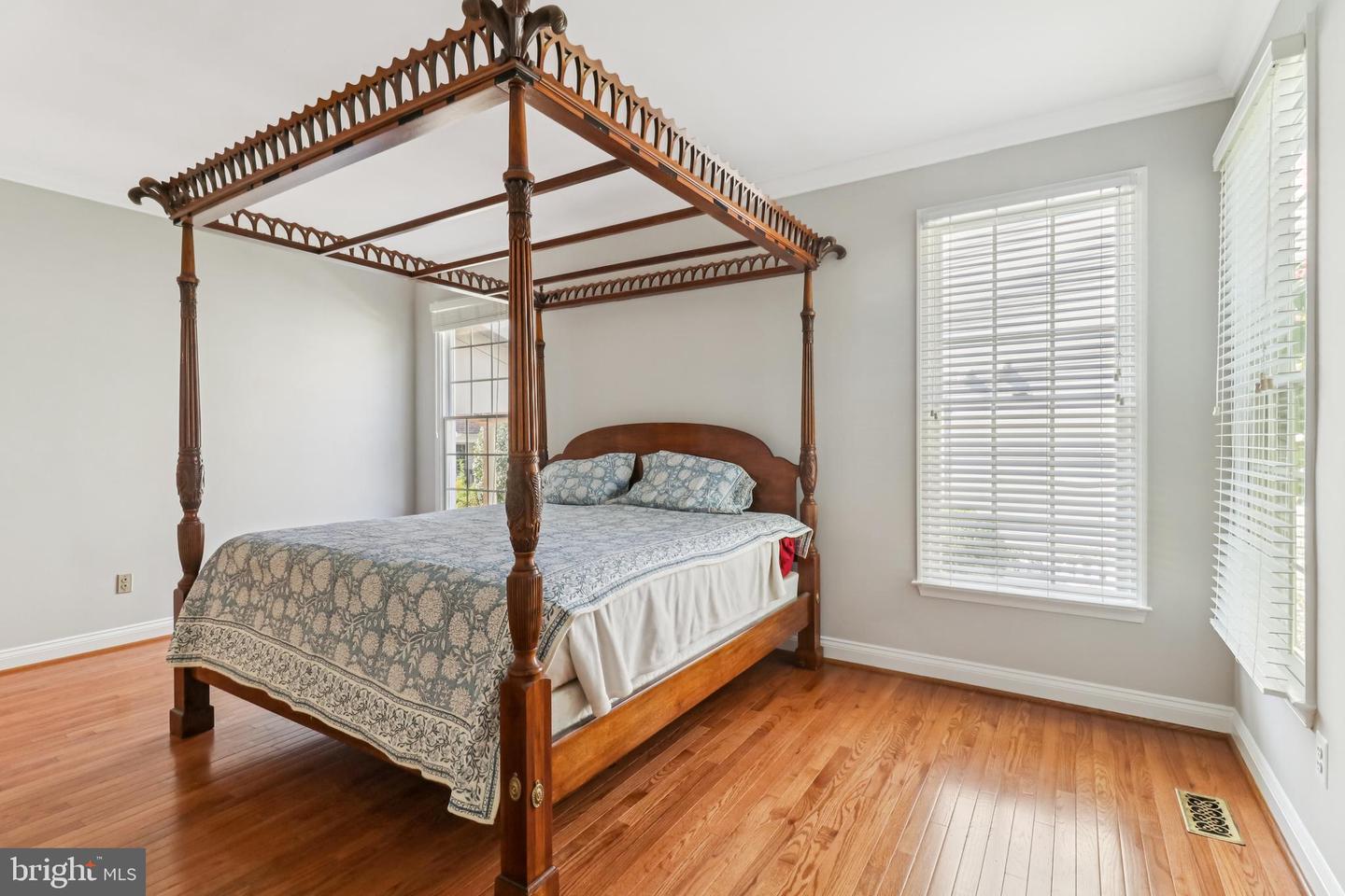 6824 DERBY RUN WAY, GAINESVILLE, Virginia 20155, 3 Bedrooms Bedrooms, ,3 BathroomsBathrooms,Residential,For sale,6824 DERBY RUN WAY,VAPW2101182 MLS # VAPW2101182